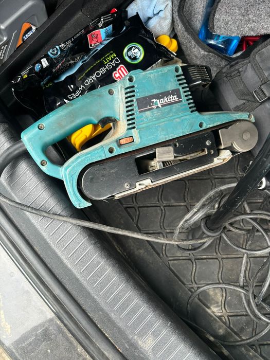 Slefuitor cu banda Makita 9404 (Profesional) – 1010W – Stare Perfectă