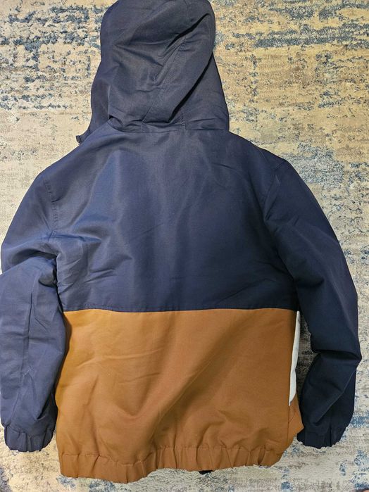 Два броя детски якета за момче.