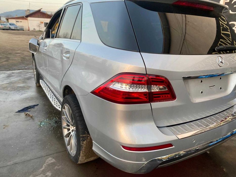 dezmembrez Mercedes ML w166/haion ml w166/aripa fata ml w166