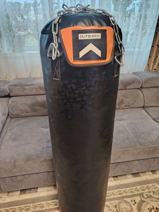 Vând sac de box de 32 kg
