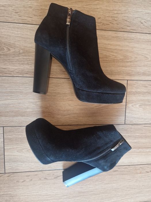 Сандали на Steve Madden,боти Gianni, 37,лилави обувки