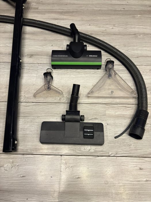 Професионална перяща прахосмукачка