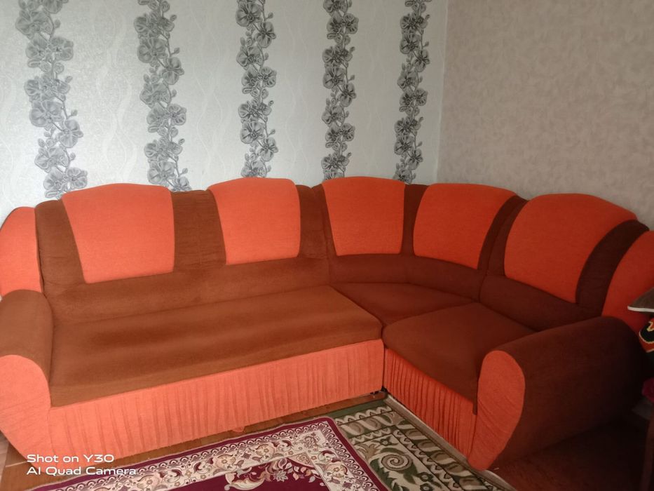 Продам диван с креслой