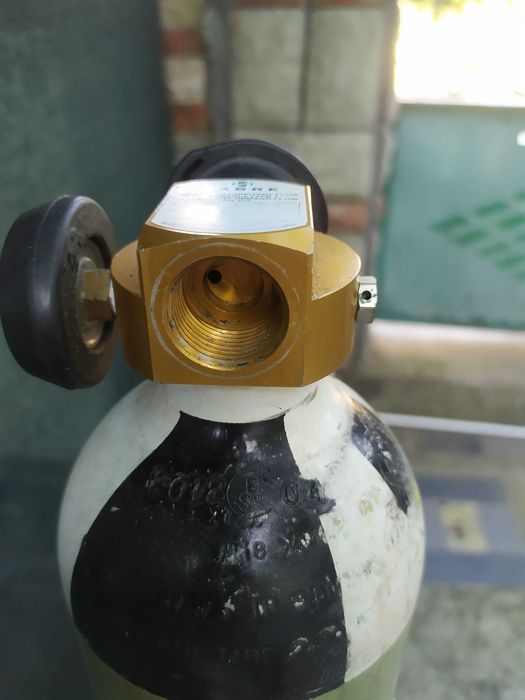 Респиратор , комплекта за евакуация  ,оцеляване със сгъстен въздух .