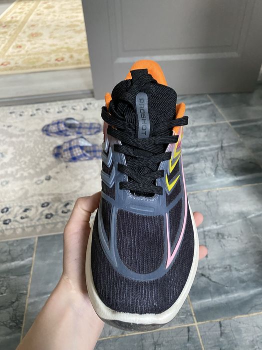 Кроссовка жүгіруге жаксы