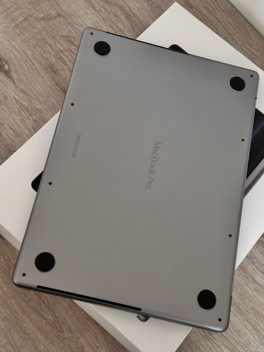 Macbook Pro M3 512GB макбук