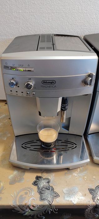 Espresor cafea DeLonghi magnifica