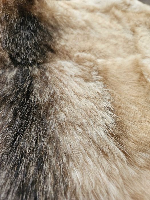 Елек от естествена вълча кожа – плътен косъм, универсален модел