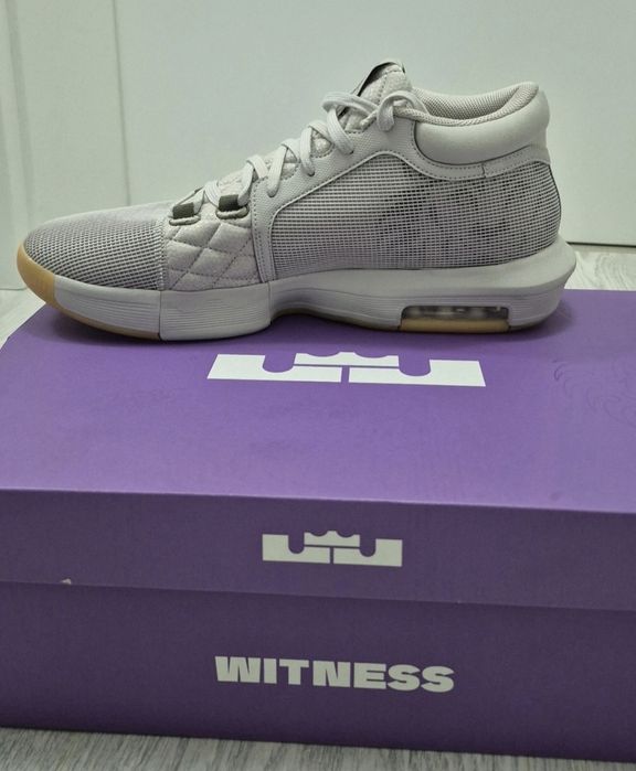 Nike Lebron Wiitness VIII