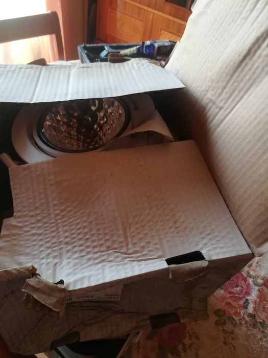 Spoturi led Philips, ideale pentru spatii comerciale și industriale !