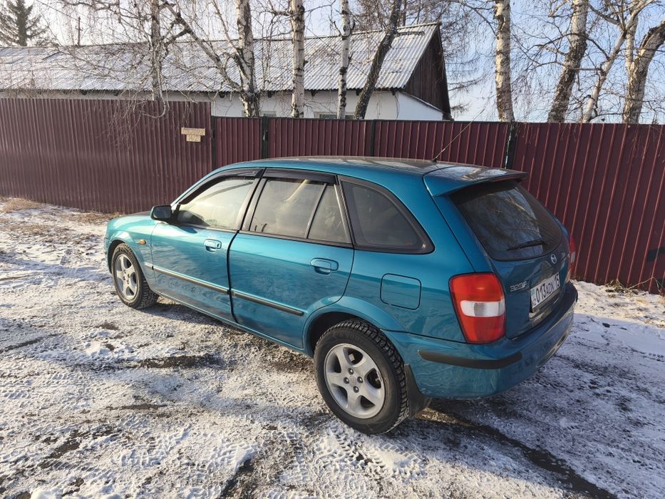 Легковое авто мазда