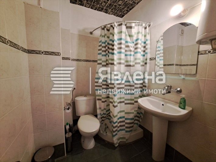 Дава се под наем Двустаен апартамент в Варна, Цветен квартал - 65 кв.м за 435 € - Снимка #6