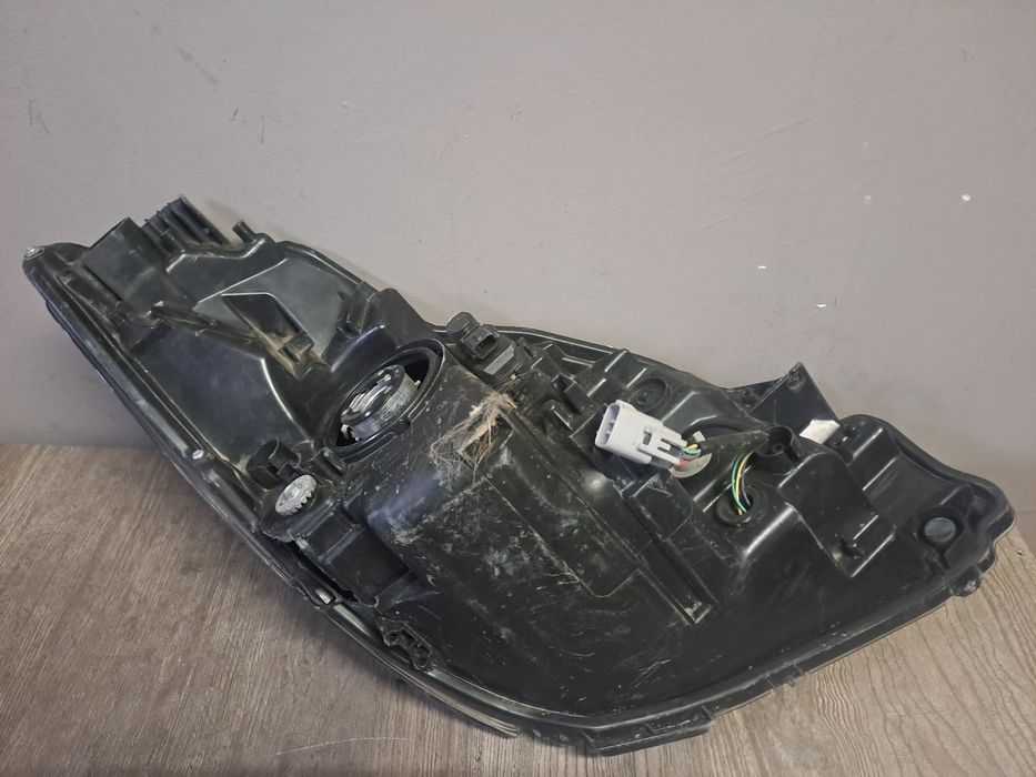 Yaris 2014-2017 фар лед