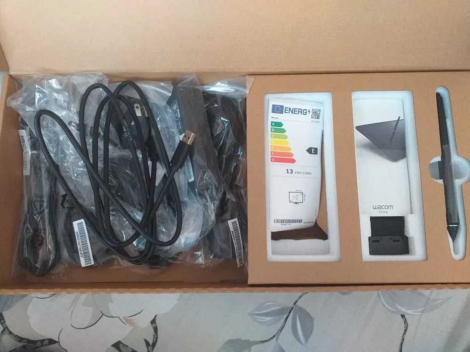 Графичен таблет Wacom Cintiq 22  - продавам СПЕШНО