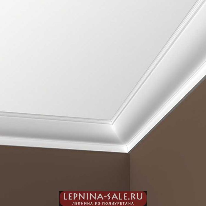 Профессиональная поклейка полиуретановых тяг.