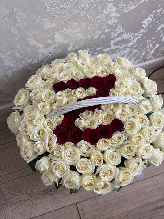 букет в корзине 101 роза