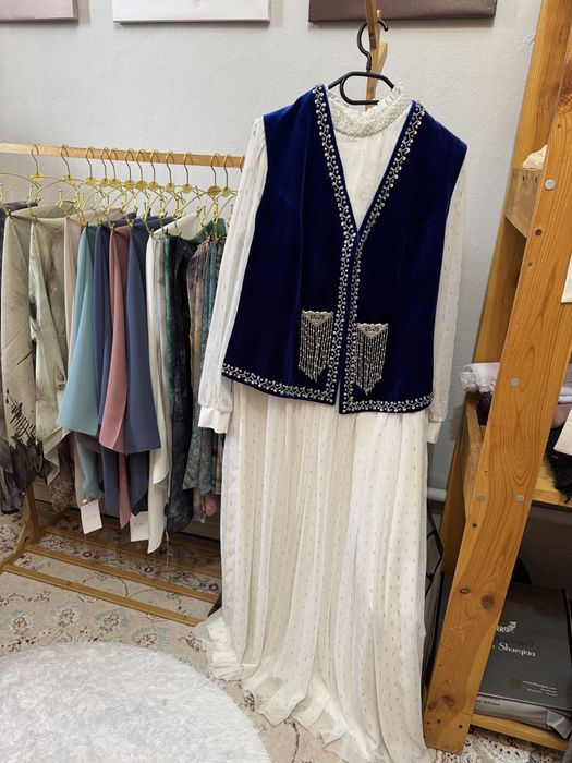 Қазақша кәжекей көйлегімен