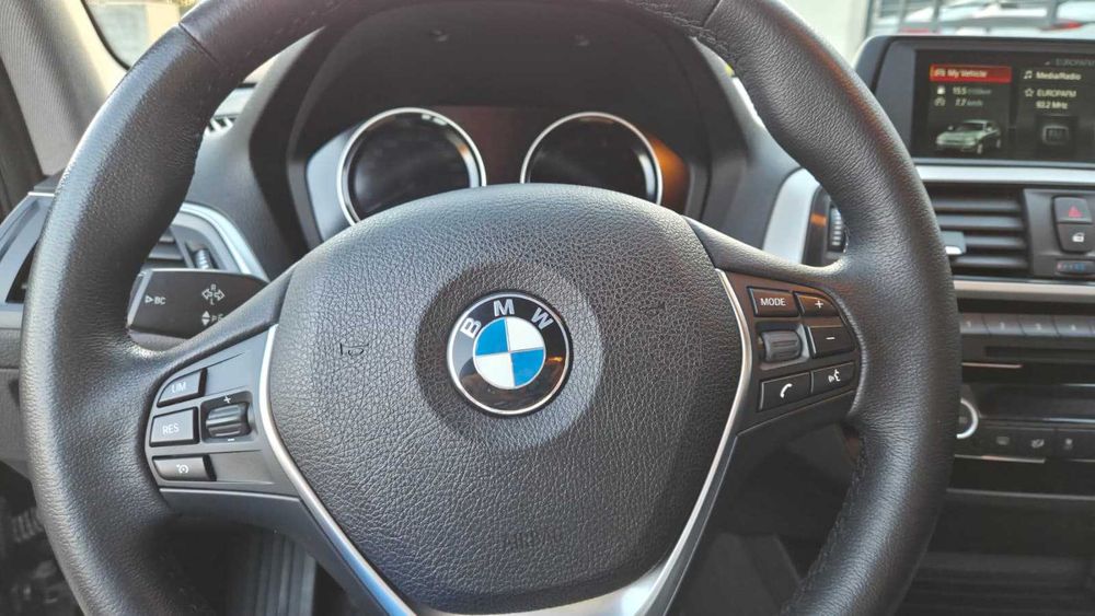 Vând BMW Seria 1 118i, an 2018, motor 1.5 benzină, 136 CP, cutie manuală 6 trepte, aproximativ 107.000 km.