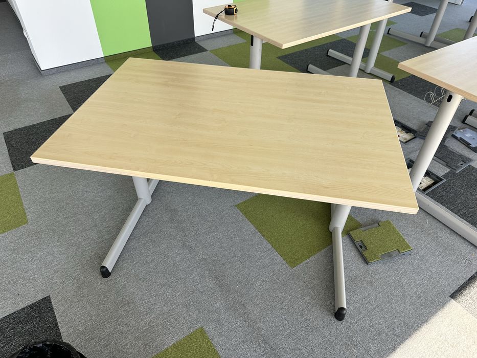 Офис бюро Steelcase 120х80 см – висок клас, 15 бр.