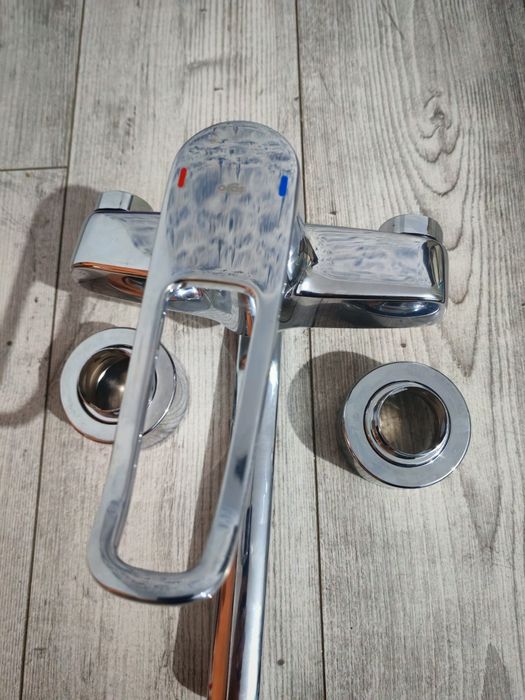 Vand baterie baie de perete noua adusa din Danemarca