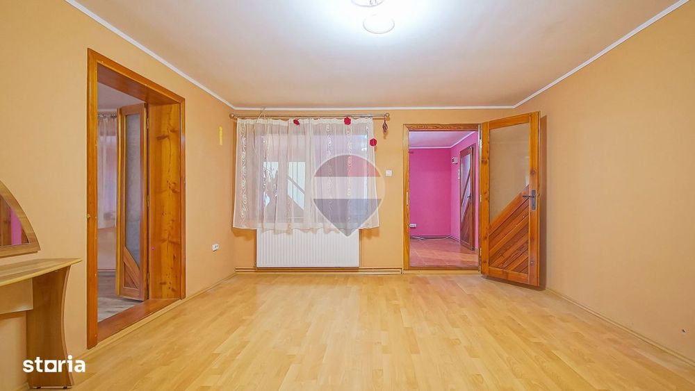 Comision 0 %! Casă de vânzare în Tărlungeni!