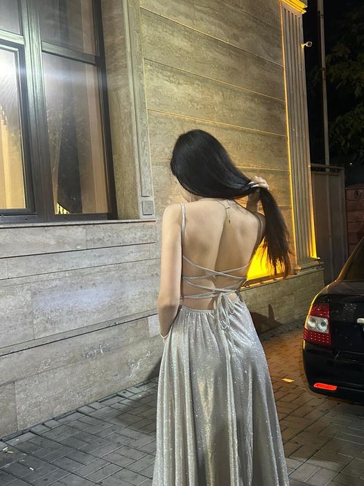 Вечернее блестящее платье