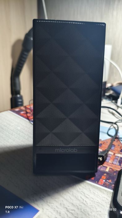 Продам колонки MicroLab B53