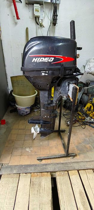 Лодка с мотором.