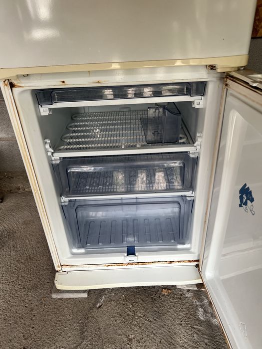 Хладилник  CROWN