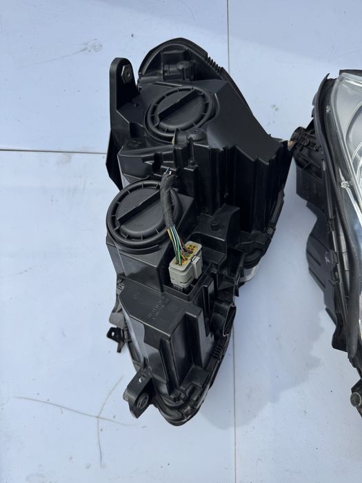 Far Mercedes c-class w204 facelift dreapta/stanga stare impecabila!