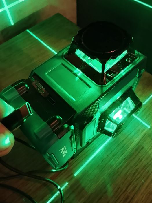 Nivel laser makita cu cu 16 linii și baterie de 6a Nou