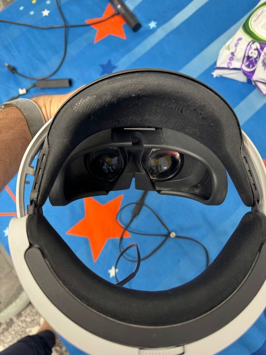 PlayStaton VR set complet + suport pentru casca si pentru controllere inclus