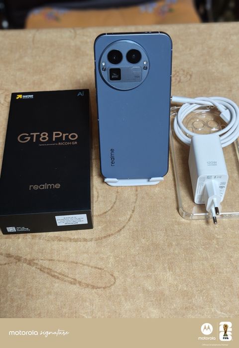 Продавам  Realme gt 8 pro. ram. 16gb. rom. 512.