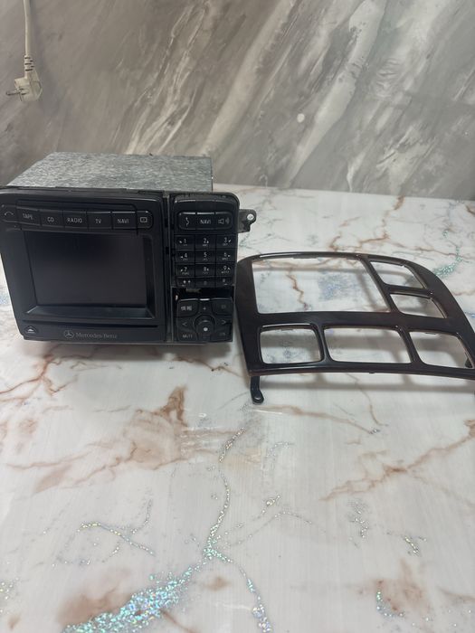 Автомагнитола и рамка на мерседесс 220