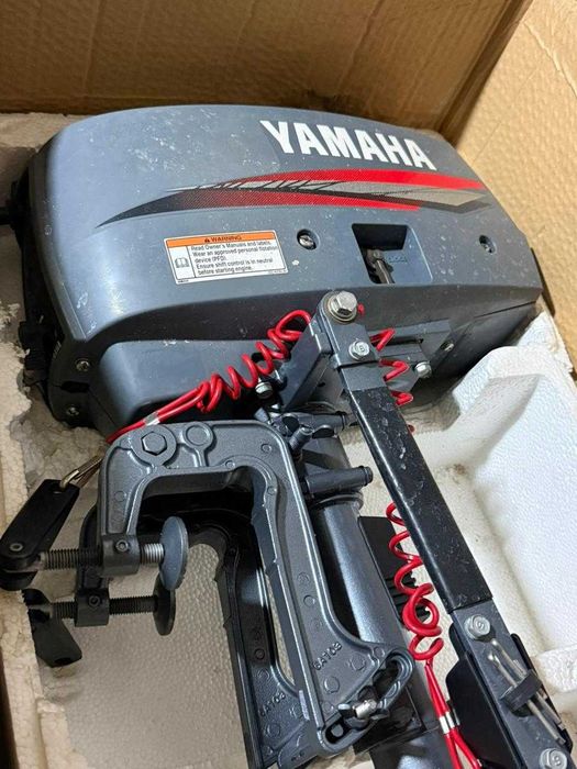 Лодочный мотор Yamaha 2 DMHS 2 л.с. бензиновый б/у