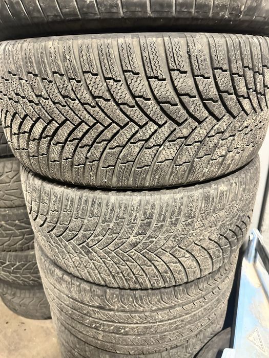 Продавам зимни гуми R19 255/40