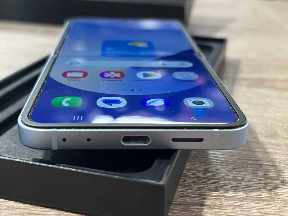 Samsung Z flip 6 256GB