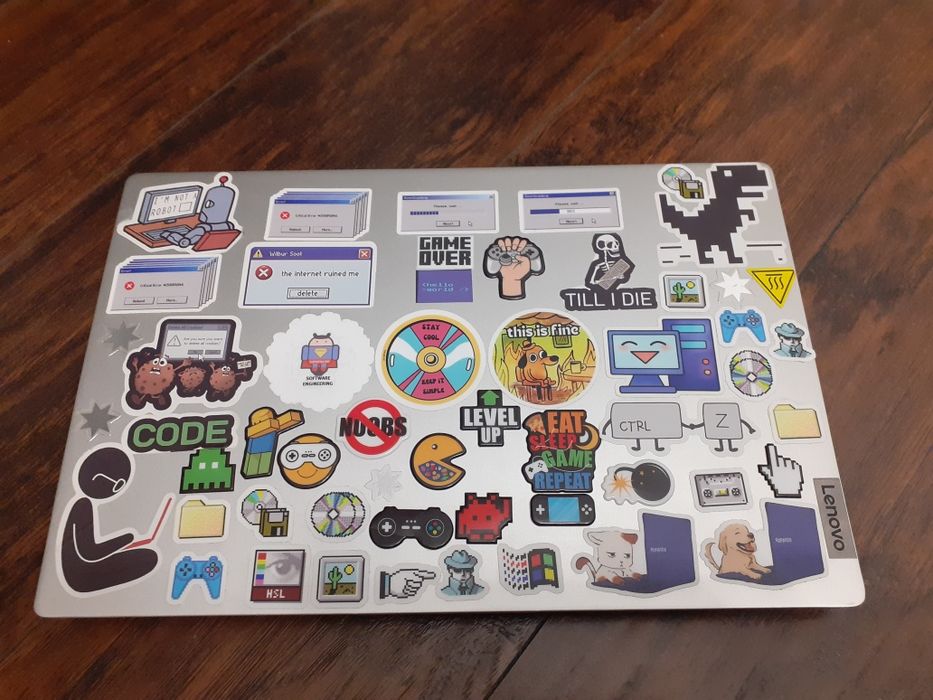 Laptop Lenovo IdeaPad5 14ALC05 perfect pentru plimbăreți