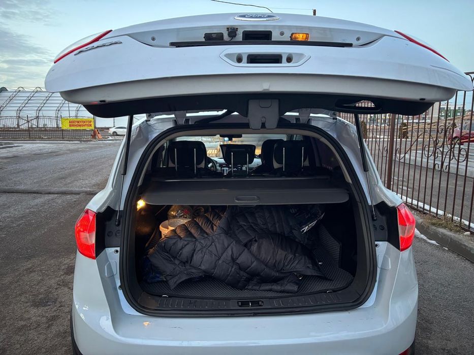 Продам ford kuga 2012