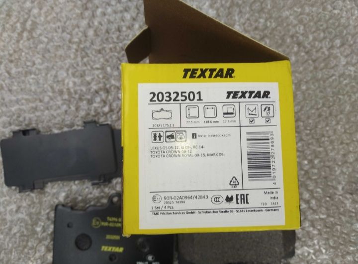 Set plăcuțe frână față Lexus/Toyota Crown