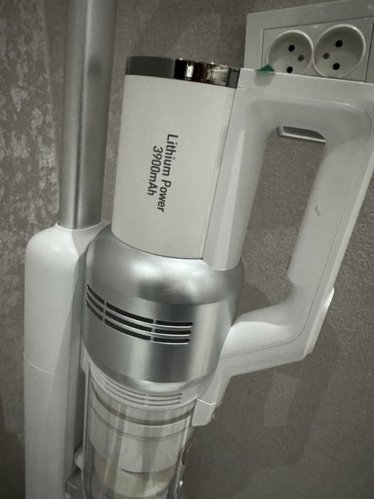 Пылесос Polaris в идеальном состояние