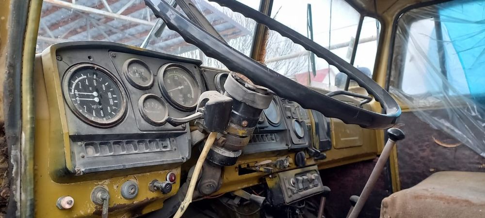 Продам УРАЛ 5557 селхозник 1992 года