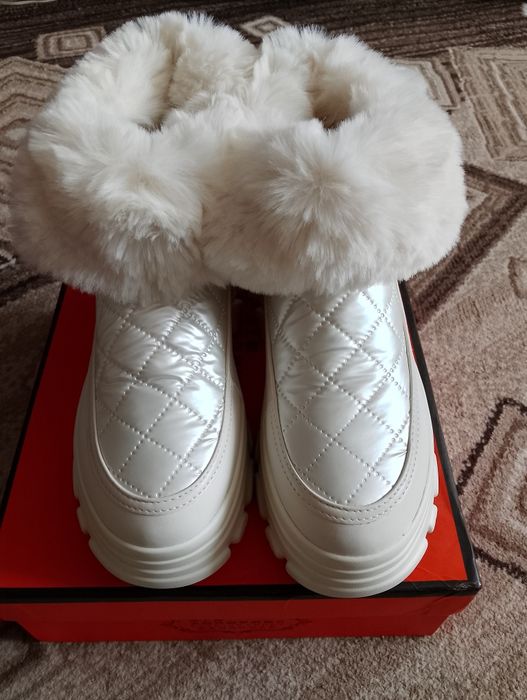 Новые зимние ботинки