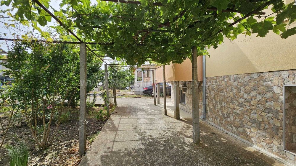 Продава се Къща в Камено - 132 кв.м за 1023 €/кв.м - Снимка #2