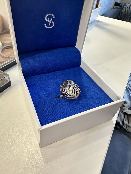 Продам зоолотое кольцо ручная работа