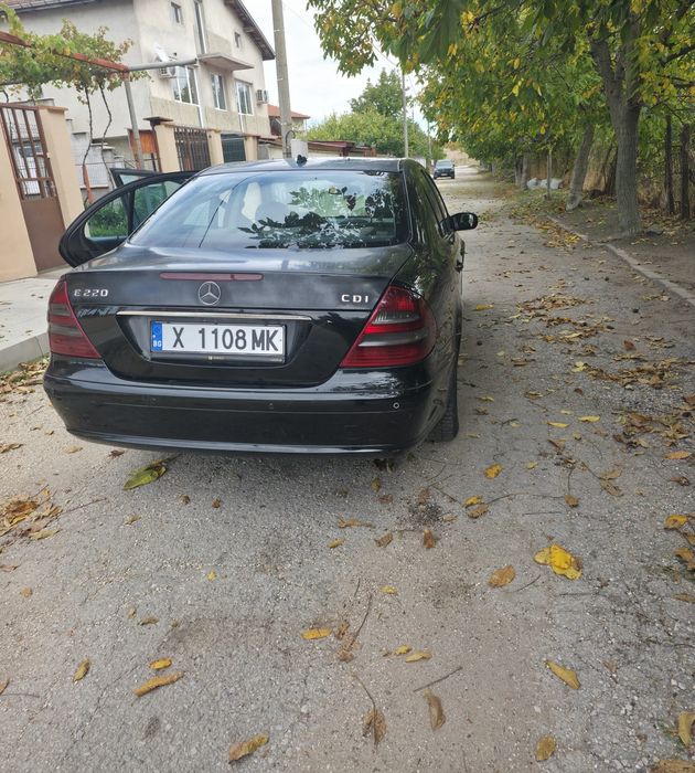 Продавам Mercedes W211