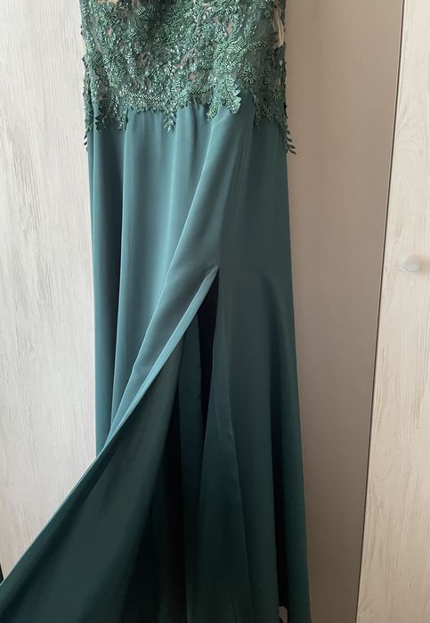 Официална рокля.