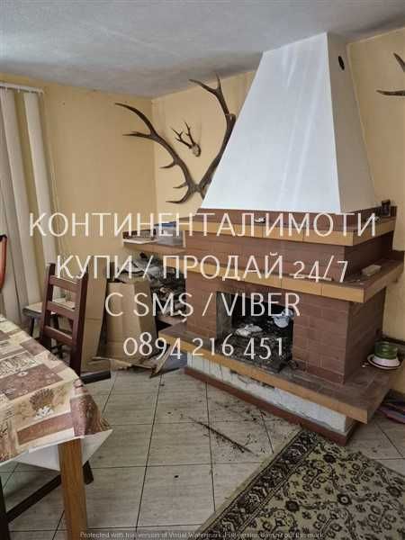 кодл 63060. Триетажна тухлена вила близнак 200м2 с обособен двор 350м2