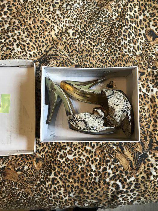 Дамски сандали и обувкш на висок ток по 10 и 15лв