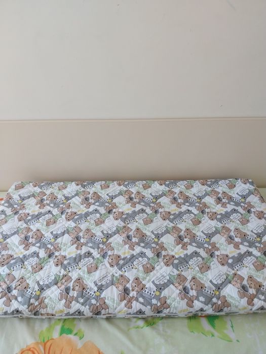 Матрак за бебешка кошара